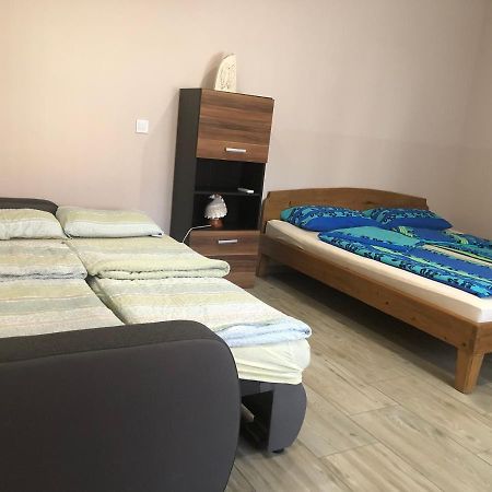 Eddy Apartman Эгер Экстерьер фото